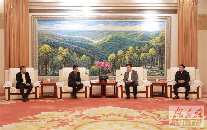 黃澤元周繼軍與阿里巴巴集團副總裁、阿里云全球銷售總裁蔡英華一行座談